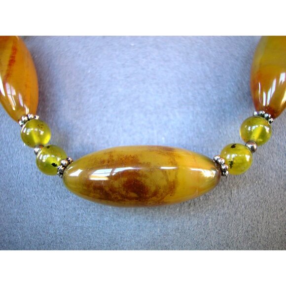 Vintage Olive Green Glass Bead Necklace/Metal Accents 20" - Picture 3 of 4